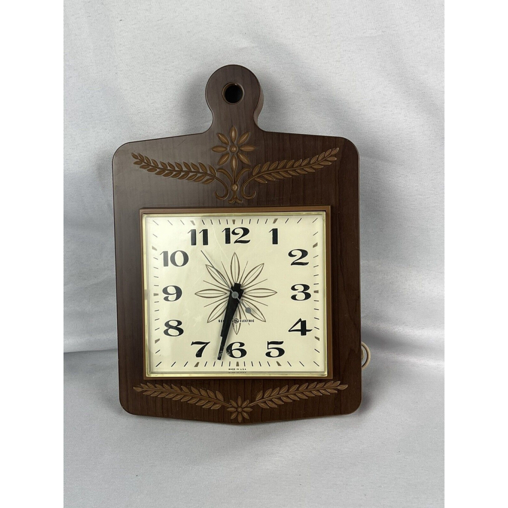 Vintage GE General Electric Kitchen Wall Clock #2146 Made in USA Works